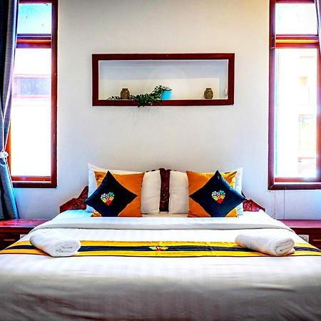 Antonios Villa Hotel Siem Reap Exterior photo